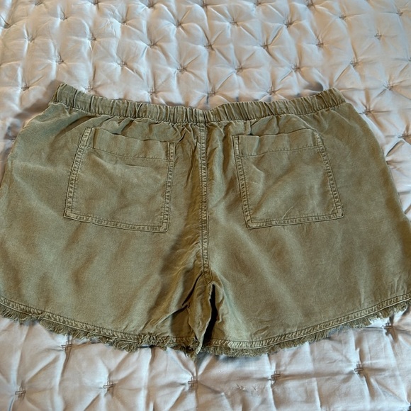 Cloth and Stone Shorts from Anthropologie - Picture 2 of 4